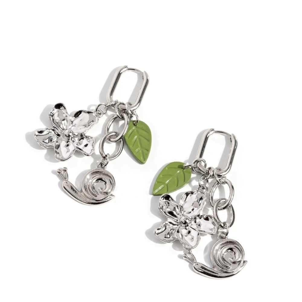 Paparazzi Silver Green Nature Inspired Earrings Cottagecore Chronicle Leaf